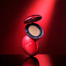 Cargar imagen en el visor de la galería, Base cushion “Mask fit red cushion” SPF40 PA++ - TIRTIR
