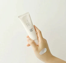 Cargar imagen en el visor de la galería, Protector solar &quot;Rice + probiotics&quot; 50SPF - Beauty of Joseon
